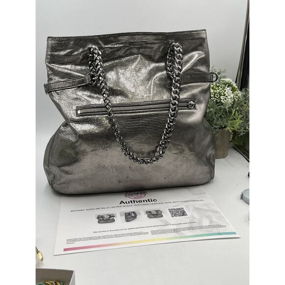 Michael Kors Authenticated Lacey Nickel Silver Leather Foldover Tote Metal Chain - Picture 5 of 15